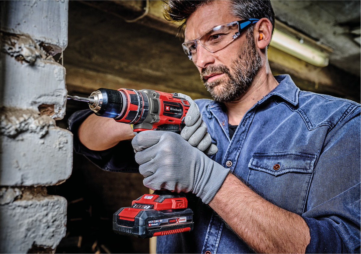 einhell-professional-cordless-impact-drill-4513940-example_usage-001