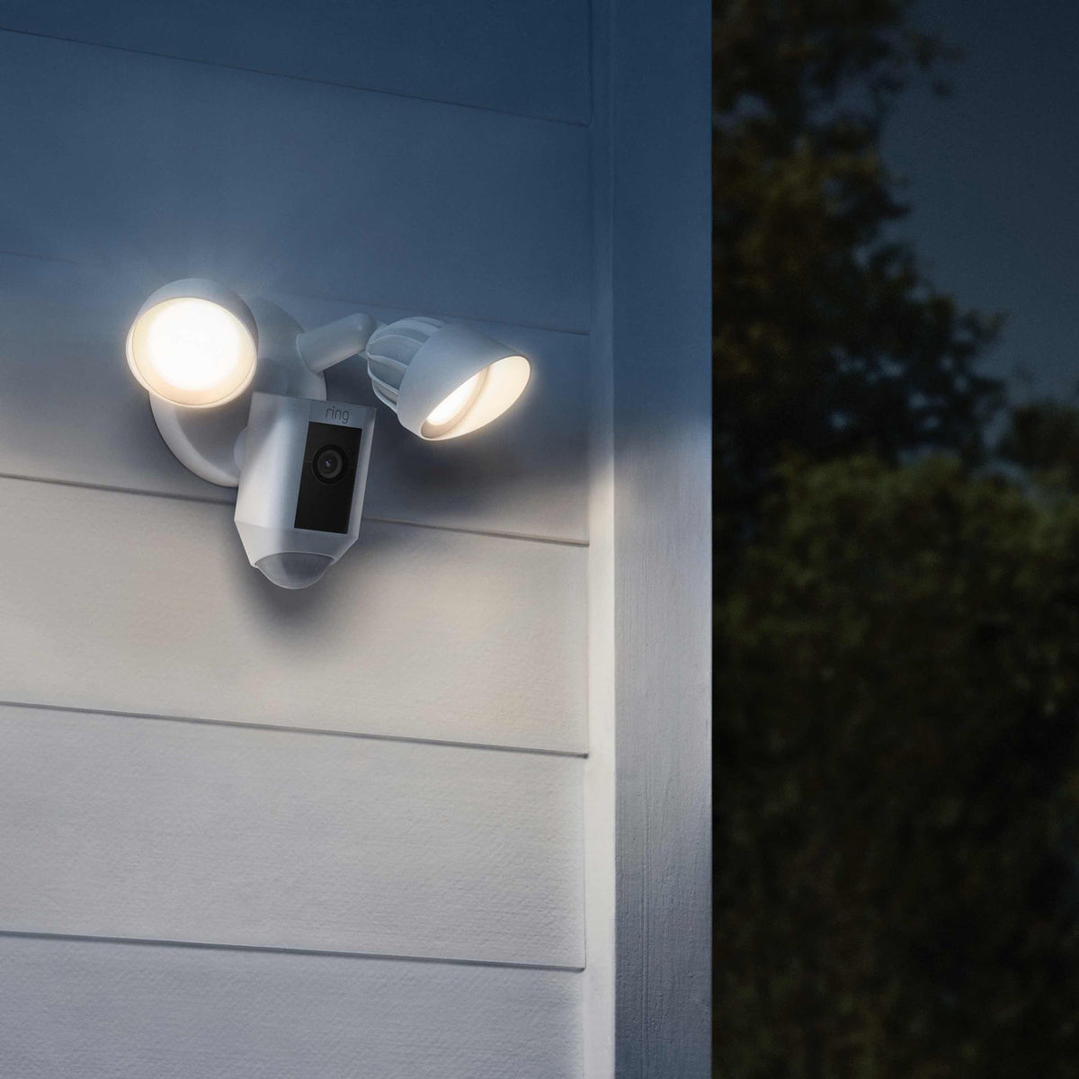Ring Floodlight Cam Plus White Wired 4-pack gallery image 5